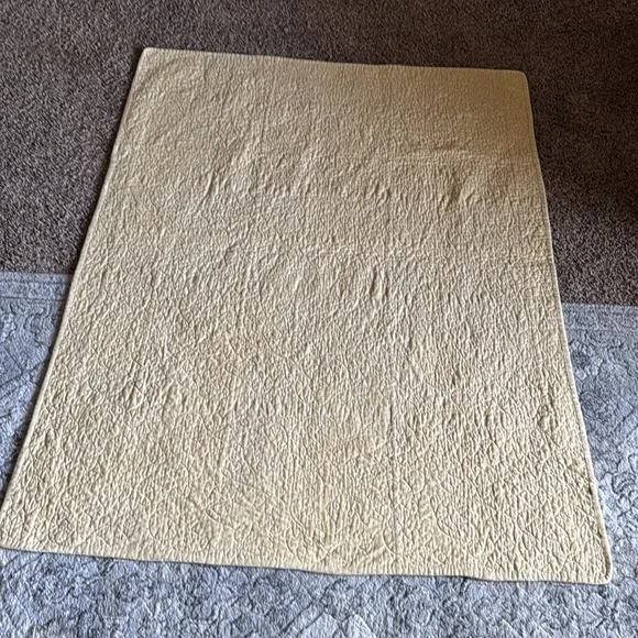 Hand made flannel quilt - Picture 8 of 11